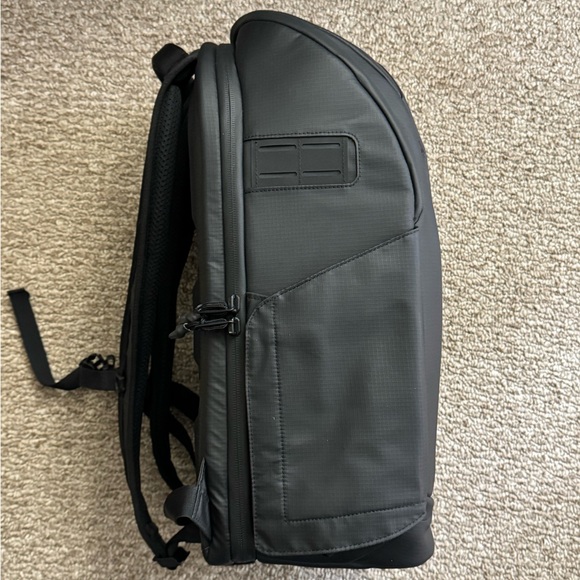 Nomatic x McKinnon Camera Pack 25L + ACCESSORIES - Picture 5 of 11